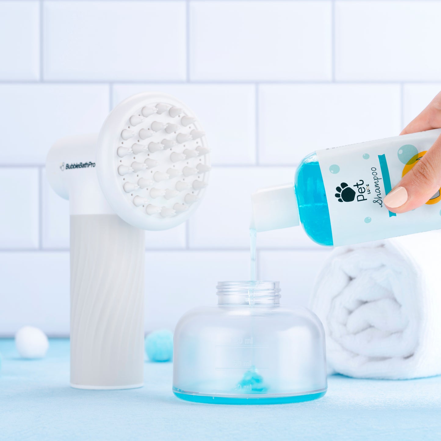 Dog Bath Brush Auto Foam Shampoo Dispenser Soothing Massage Bath Brush Scrubber Large Medium Small Dogs Puppies Husky Golden No Pre-Wetting Required